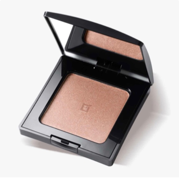 Compact Powder Highlighter / Polvo Iluminador Compacto - Picture 4 of 6